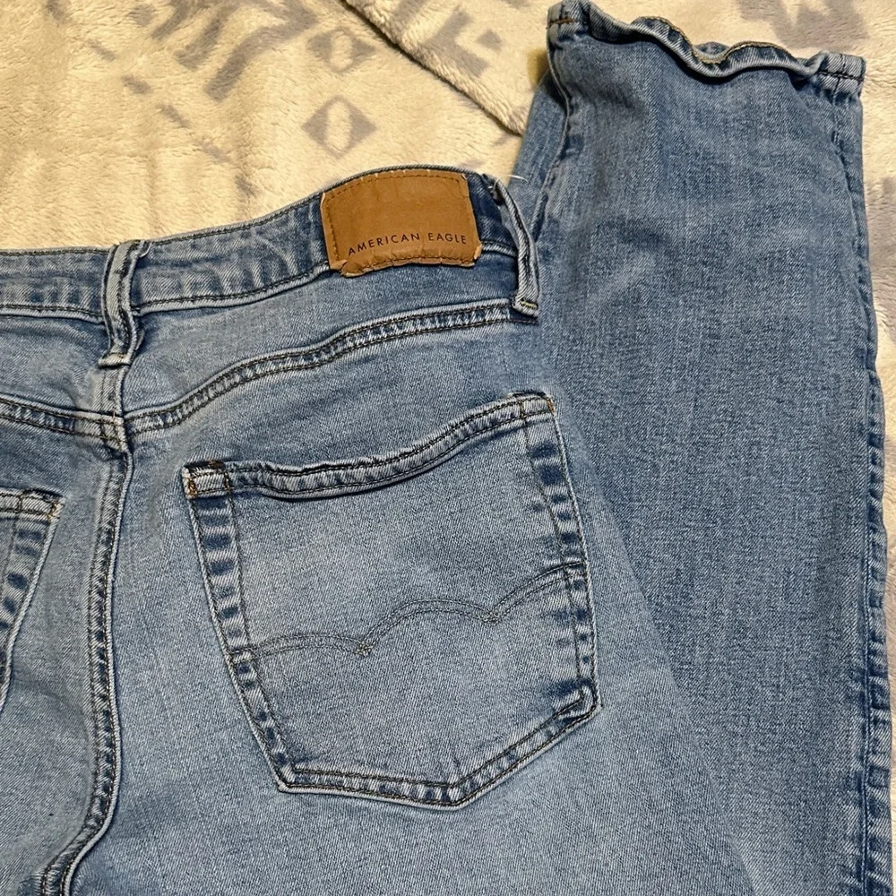 M5.   American Eagle Outfitters Men's Straight Jeans - Denim Blue